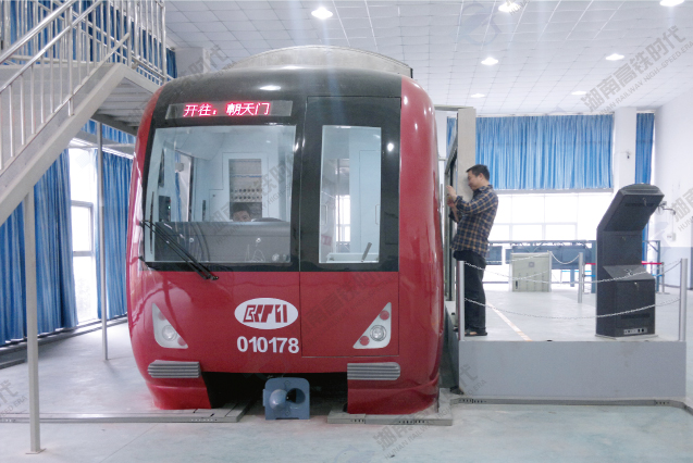 地鐵車輛及車上電氣設(shè)備.jpg